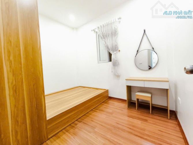 Lĩnh Nam- Nhỉnh 4 tỷ- Nhà đẹp dân xây- Ngõ rộng thoáng- Gần ô tô- 4 tầng- 3 ngủ đầy đủ - 1