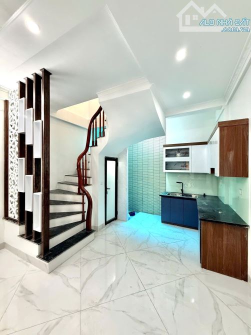 DUY NHẤT 1 CĂN NHÀ 5 TẦNG MT RỘNG NGÕ RỘNG OTO THÔNG TỨ TUNG 41M 11,4 TỶ - 1