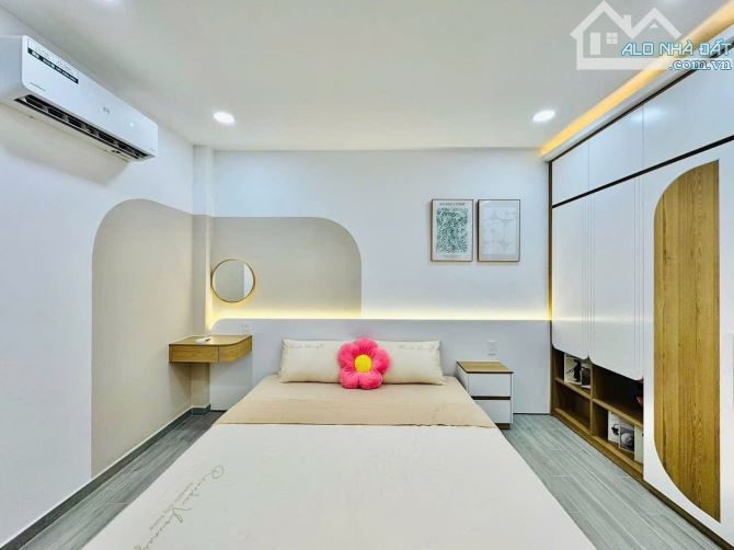 Bán nhà giá siêu hời ngay Trần Quý,P.7,Quận 11- Giá: 4tỷ150/66m2(4,4x15)- 2 Tầng, 3PN, 4WC - 12