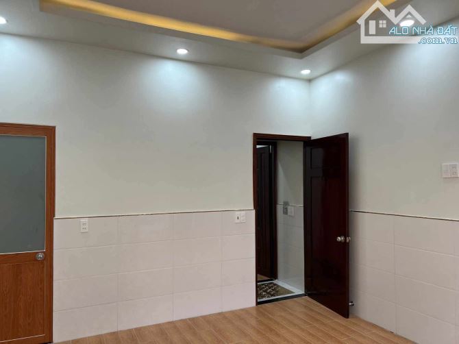 SIÊU PHẨM MI NI SÁT BÊN CHỢ GIÃN DÂN - 2 TẦNG - HIỆP THÀNH - QUẬN 12 - GIÁ 3,1tỷ - 14