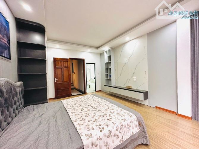 VĂN CHƯƠNG-ĐỐNG ĐA-6 TẦNG THANG MÁY-NHÀ 2 THOÁNG-GẦN HỒ-9.8 TỶ-NỞ HẬU-SỔ SẴN - 18