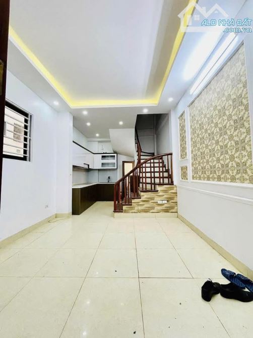 Đường Láng Đống Đa -Lô góc 2 thoáng nội thất  ngõ thông sổ vuông 35m² 5 tầng giá 7.6 tỷ - 3