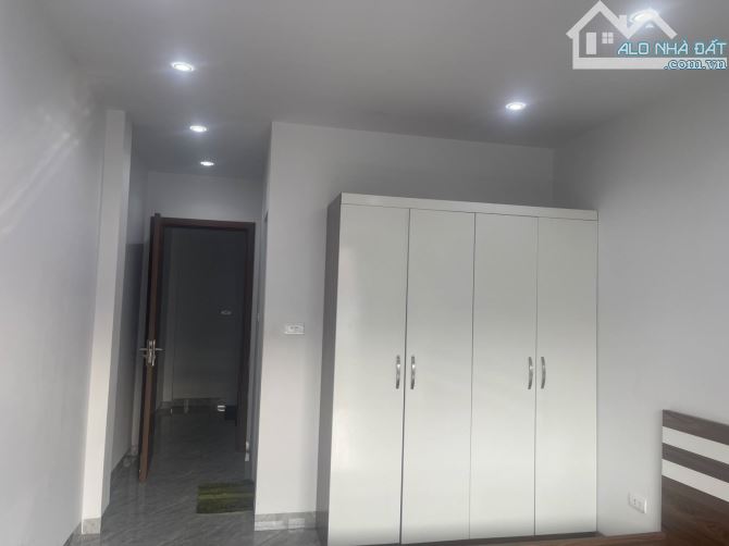 CHỈ VỚI GẦN 6 TỶ CÓ NHÀ Ô TÔ ĐỖ CỬA PHỐ ĐẠI CÁT - DT 31M2 - 5 TẦNG - MT 3M - 2