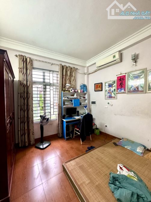 Bán gấp nhà Ngũ Hiệp ô tô ,ngõ thông nhà mới mới koong giá 5.2 tỷ - 2