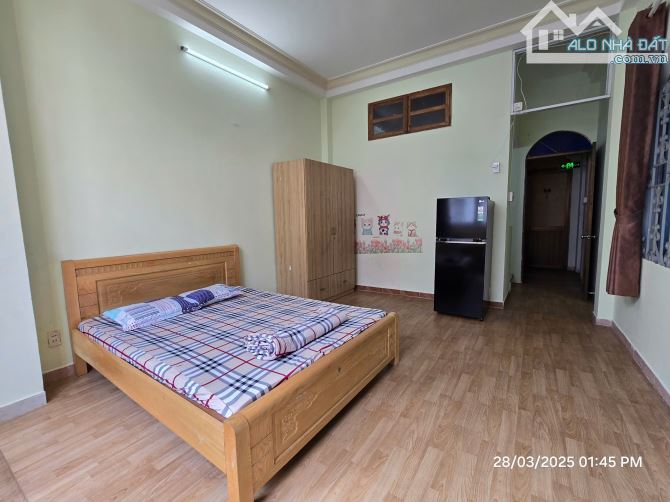 Nhà bán: đường Giải Phóng. Gần sân bay Tân Sơn nhất. DTSD 145m2. 4 tầng. Giá 35,8 tỷ - 2