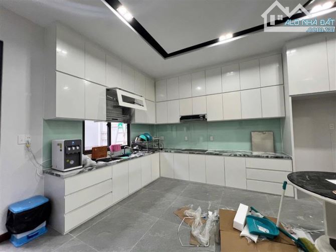 Nhà mới 4 tầng 125m2 ngang 5.2m khu làng đại học ABC Lê Văn Lương Phước Kiển chỉ 12 tỷ - 2