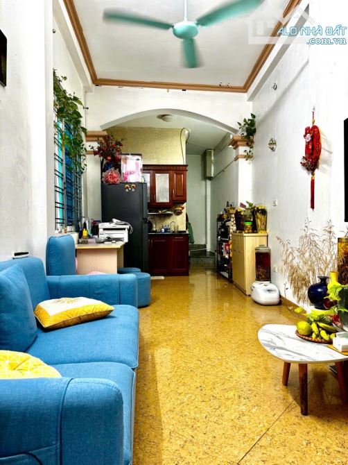 Bán nhà Ngoạ Long, dân xây 38m2, 5 tầng giá nhỉnh 5 tỷ - 2