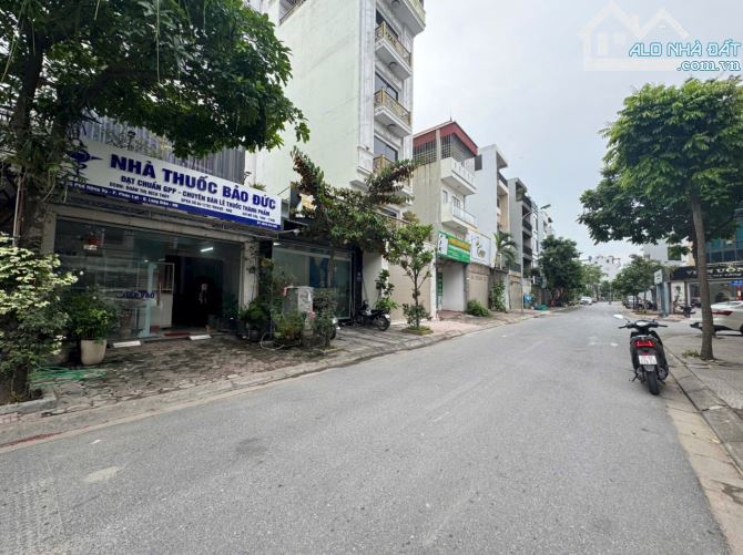 Đất đẹp đường to kinh doanh đỉnh khu đấu giá Phúc Lợi DT 78m2 . Giá 210 triệu / m2 - 2
