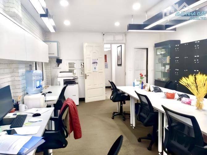 Mặt phố Hoàng Cầu, vỉa hè, kinh doanh, view hồ, 2 thoáng, thông sàn, 59m*5T, DT 600tr/năm - 2