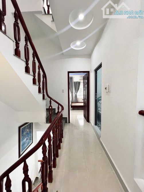 HẺM XE HƠI ĐỖ CỬA - NGUYỄN VĂN ĐẬU - DT (4M x 9M) 3 TẦNG BTCT - SỔ ĐẸP VUÔNG VỨC - 5 TY - 2