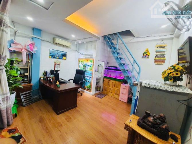 BÁN NHÀ BÙI THỊ XUÂN P.2 Q.TÂN BÌNH - 4 TẦNG DTSD 80M2 - 3TỶ3 - 2