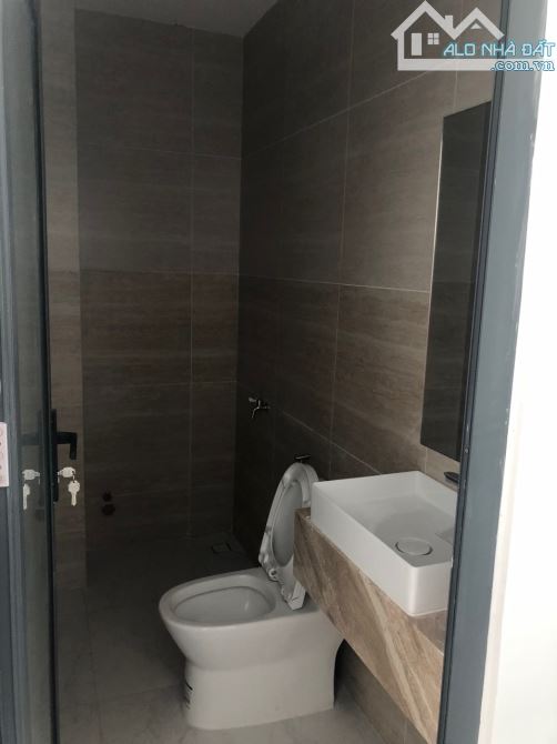 CHính Chủ Bán gấp Nhà Mặt Tiền Cao Đức Lân 3 Lầu, St Chỉ 22 tỷ - 2