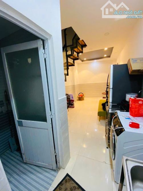 BÁN NHÀ HOÀNG VĂN THỤ P.2 Q.TÂN BÌNH - 2 TẦNG 3mX8m hẻm 3m - 3TỶ080 - 2