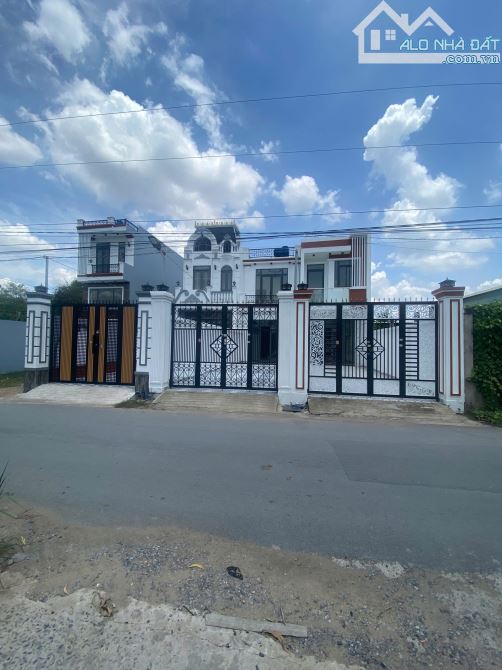 bán nhà phố mới 100% hiện đại ngay ngã 4 xoài đôi - 2