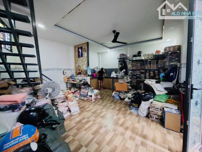 BÁN NHÀ NGUYỄN TRỌNG TUYỂN P.2 Q.TÂN BÌNH - HẺM 5M 3 TẦNG 4mX11m - 5TỶ7 - 2