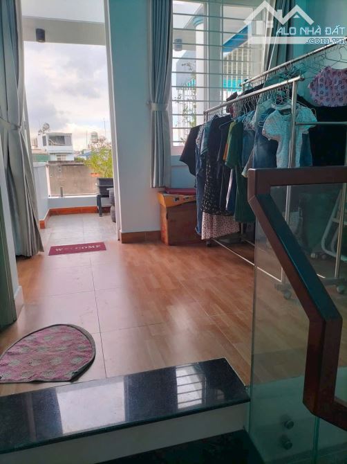 Cho thuê nhà 3 tầng dân trí cao,Gần Trường Hoa Lư và Ngã 4 Thủ Đức - 2