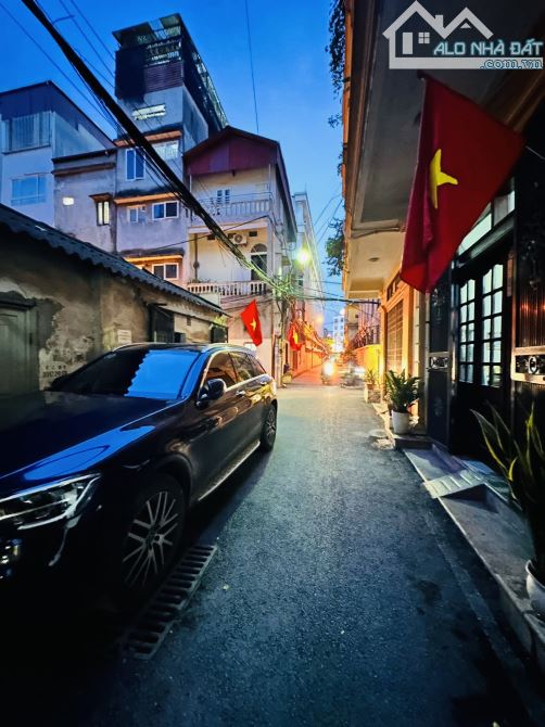 Bán nhà phân lô Nguyễn Chí Thanh. 41m2 x 5T, MT 4,1m. Hai thoáng, oto. Dòng tiền. 17,9 tỷ. - 2