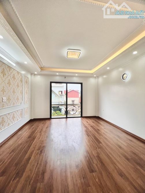 NGUYỄN KHOÁI 60m x 5T HAI MẶT THOÁNG - KINH DOANH - OTO VÀO NHÀ CHỈ 19.8 tỷ - 2