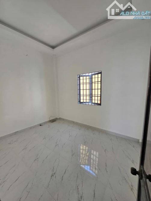 Bán gấp nhà hẻm 8m 50/63 đường Nguyễn Quý Yêm 4x12m 2 lầu 3Pn giá 5.3 tỷ ( giá tốt ) - 2