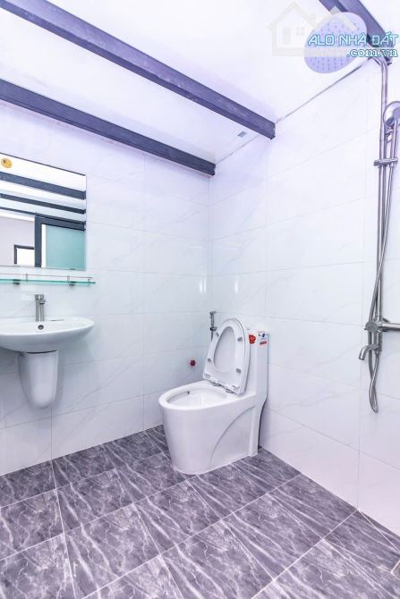 CHDV 12 PHÒNG – PHÚ NHUẬN – 97M² NỞ HẬU – TRỆT 4 LẦU – GIÁ ĐẤT CHƯA TỚI 100TR/M² - 2