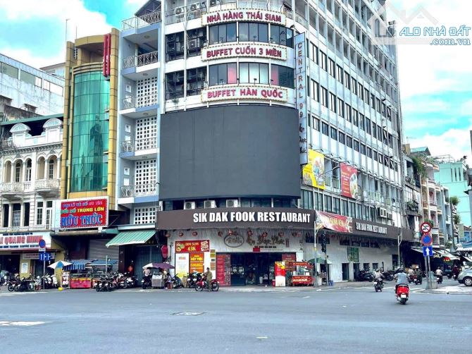 Bán góc 2 MT Trần Hưng Đạo - Châu Văn Liên Q.5 , 10 X 30m , 10 tầng, 3.239m, 30k/tháng - 2