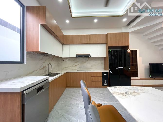 Bán Nhà FULL Nội thất Hẻm Xe Hơi 1 Trệt 4Lầu đường 24, P.Linh Đông Thủ Đức 66m2 - 2