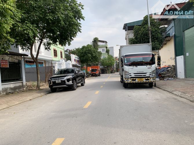 Bán 136m đất mặt phố Chính Trung Trâu Quỳ, trục đường 15m kinh doanh kho xưởng, văn phòng - 2
