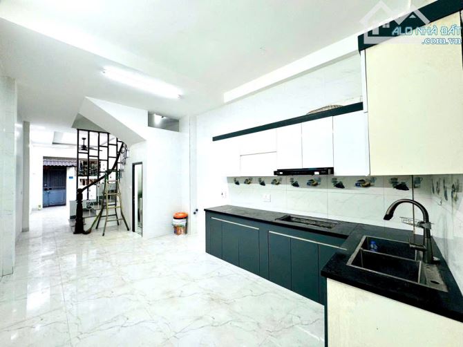 6.95 TỶ - NHÀ DÂN XÂY - 50 M², 4 TẦNG, 4 NGỦ - NGÕ NÔNG - GẦN Ô TÔ- NỞ HẬU - AN SINH - 2