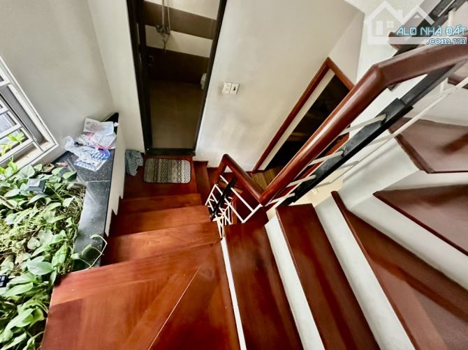 Siêu Phẩm Nhà Đẹp - Mễ Trì- 30/40mT2 x 5 Tầng - Nhỉnh 7 Tỷ- Ô Tô Đỗ Cửa - 2