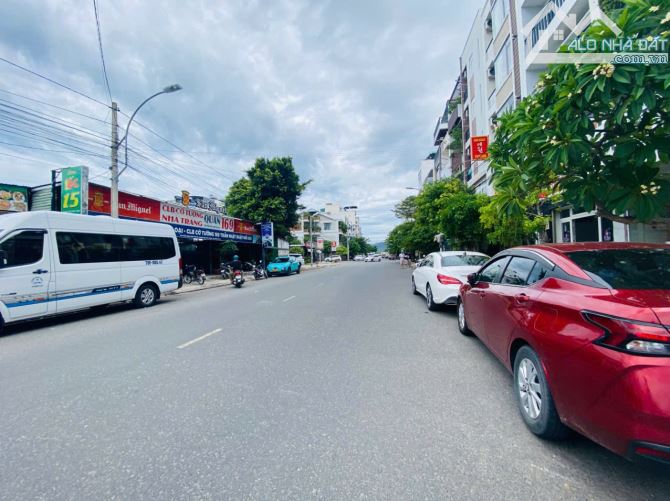 Cho thuê Mặt bằng 2 tầng Acc Vườn Xoài - mặt tiền Trần Nhật Duật nối dài rộng 20m - 2