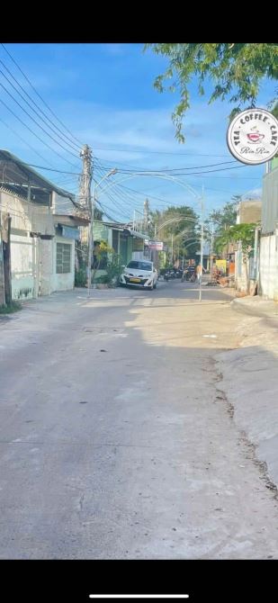 Cần Bán nhanh lô góc 2 mặt tiền + nhà cấp 4 mặt tiền đường nguyễn khuyến. - 2