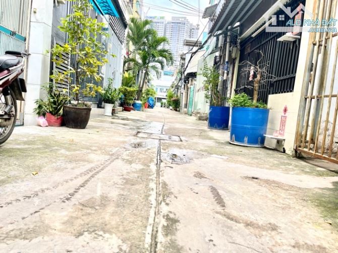 Nhà hẻm xe hơi – 2 mặt tiền gần Huỳnh Tấn Phát, Quận 7 - 1