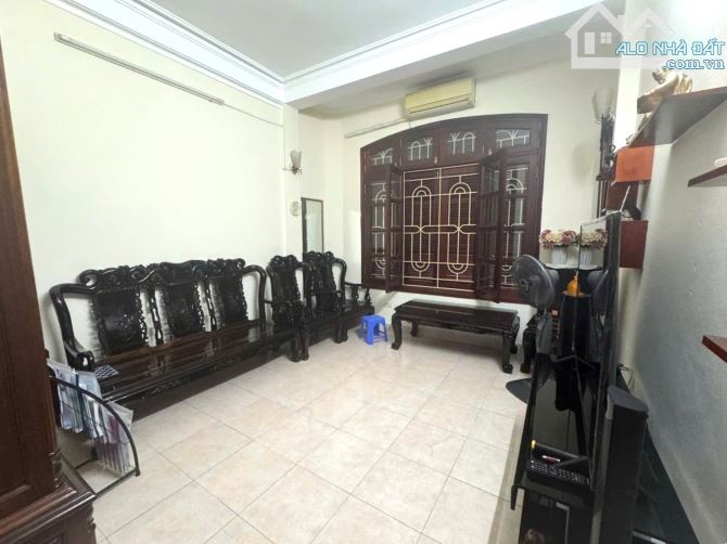 18,6 tỷ, 43m*4T, PHÂN LÔ Nguyễn Chí Thanh-ĐỐNG ĐA, ô tô, vỉa hè, gara, 4 phòng ngủ. - 2