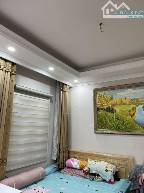 Nhà đẹp ở ngay Văn Cao Ba Đình. Sổ vuông 40m, 4 tầng MT8m Giá 13 tỷ Ô tô đỗ cửa - 2
