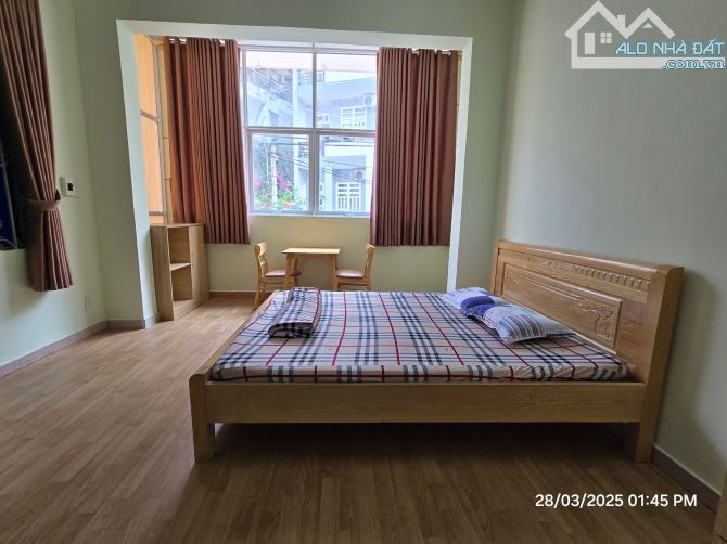Nhà bán: đường Giải Phóng. Gần sân bay Tân Sơn nhất. DTSD 145m2. 4 tầng. Giá 35,8 tỷ - 3