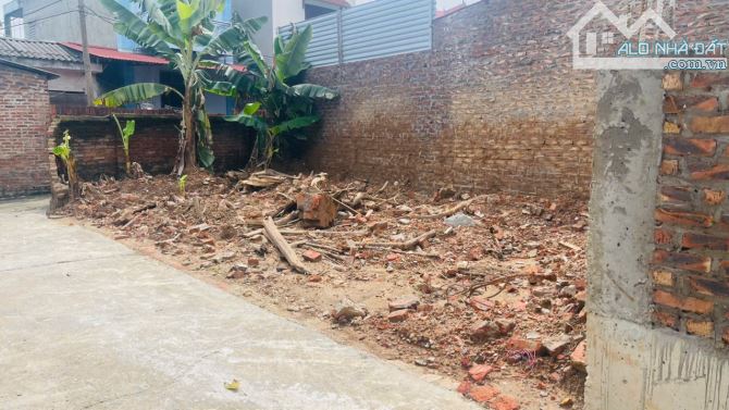 Bán đất Thị Trấn Sóc Sơn lô góc 56m2 MT5m ô tô vào nhà nhỉnh 3tỷ - 3