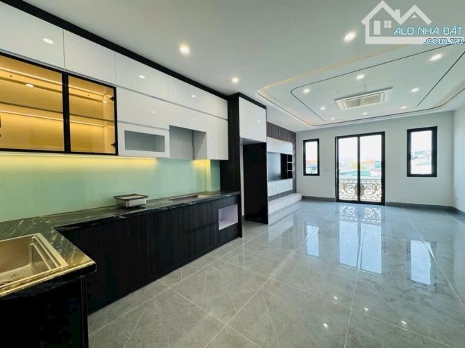 ❤️❤️ SIÊU HÓT, PHỐ ĐỨC GIANG - NHỈNH 7 TỶ - 6 TẦNG - GARA Ô TÔ- THANG MÁY -LÔ GÓC -TRƯỚC N - 3