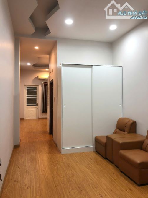 Căn Hộ DV Nguyễn Cửu Vân gần Quận 1, DT: 6x28m, 3 Tầng ST, Thu nhập: 100 Triệu, 31 Tỷ - 3