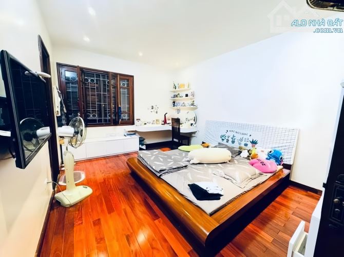 Kịch độc! Lô góc 3 thoáng Hào Nam, vỉa hè ô tô tránh dừng đỗ, KD, 90m*4T, MT 18m, DT 50tr - 3