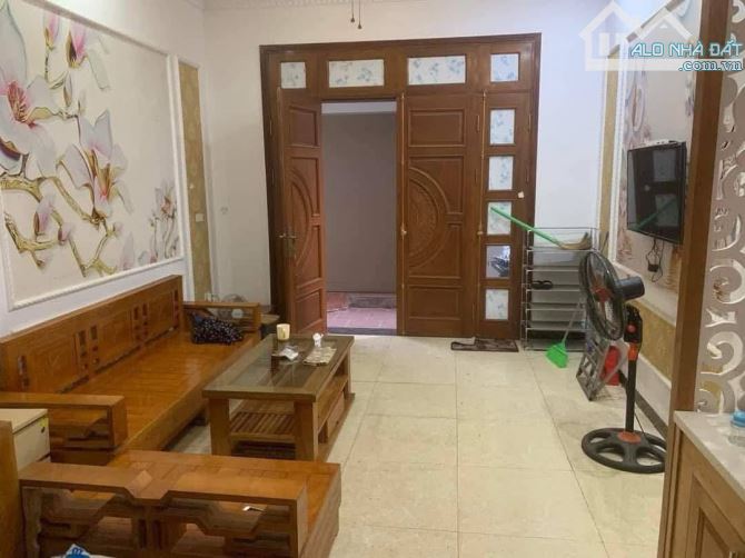 CHO THUÊ NHÀ PHỐ THẠCH BÀN LONG BIÊN 34m, 5 tầng giá 8,5 triệu.full nội  thất,ô tô ,KD - 3