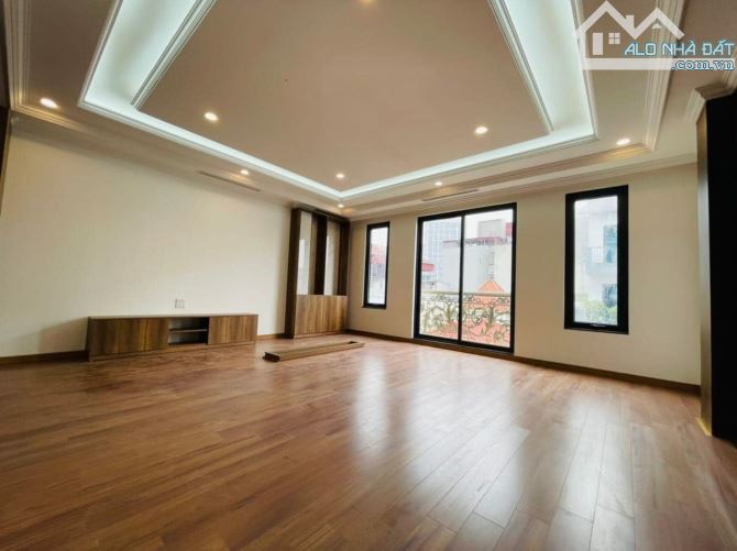 Có 1 0 2! Bán nhà DT 99M, MT 9m, phố Vĩnh Phúc, Quần Ngựa, lô góc, vỉa hè, kinh doanh - 3