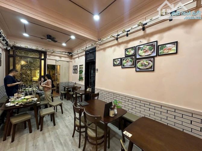Mặt bằng đường Nguyễn Thị Minh Khai Quận 1 - 3