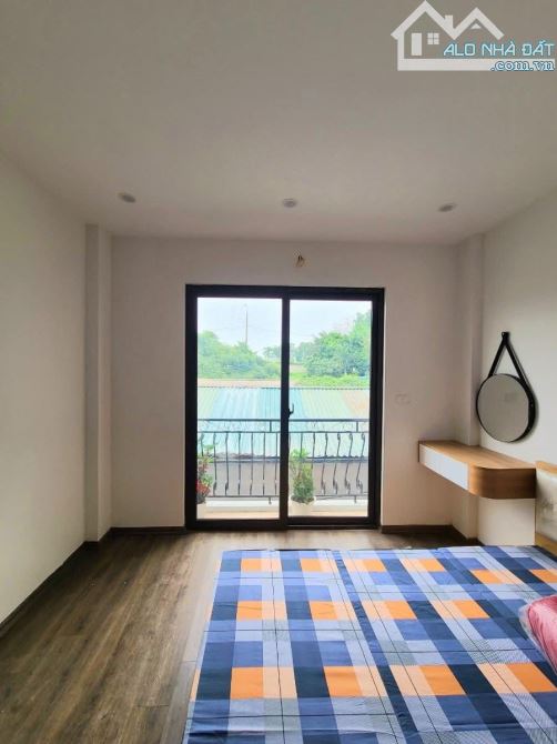 Bán Nhà ngõ 206 Cổ Linh Long Biên 6 tỷ 35m, 5 tầng, mt 4m Ô TÔ KINH DOANH GẦN AEON LB - 3