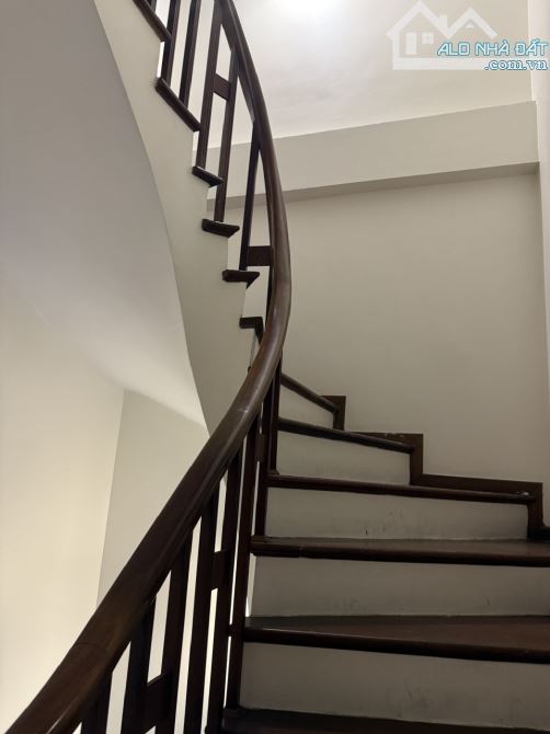 CHO THUÊ NHÀ NGÕ TRẦN CUNG-HOÀNG QUỐC VIỆT- DT 55M 5T 5PN- Ô TÔ ĐỖ-GIÁ CHỈ 16TR - 3