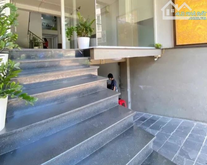 TOÀ NHÀ VĂN PHÒNG 8 TẦNG NGUYỄN THỊ MINH KHAI, QUẬN 1  – 106M², THU NHẬP 50k$ - CHỈ 40 TỶ - 3