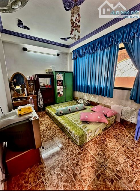 Bán nhà Lò Gốm gần cầu Hậu Giang, 4 tầng đúc 48m2 nở hậu, hẻm rộng sát MT 5pn chỉ 5,6 tỷ. - 3