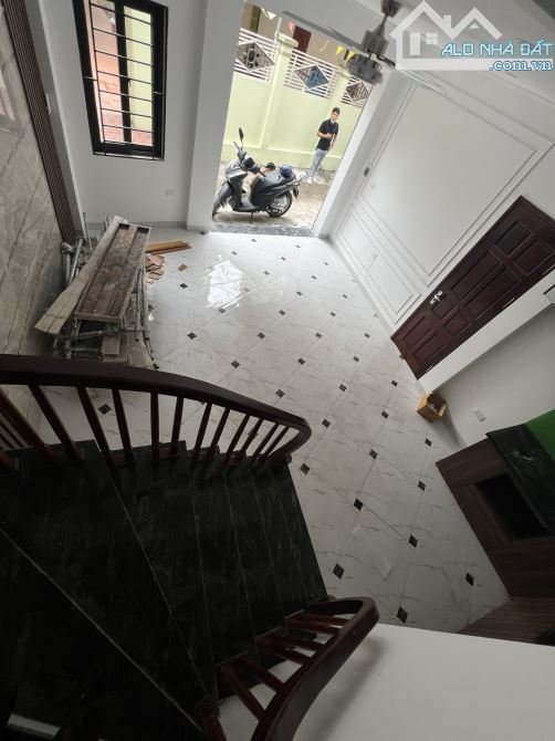 Bán nhà riêng đẹp tại Cao Viên - giá tốt 2,573 tỷ - 32m2 - ô tô tới cửa - 3