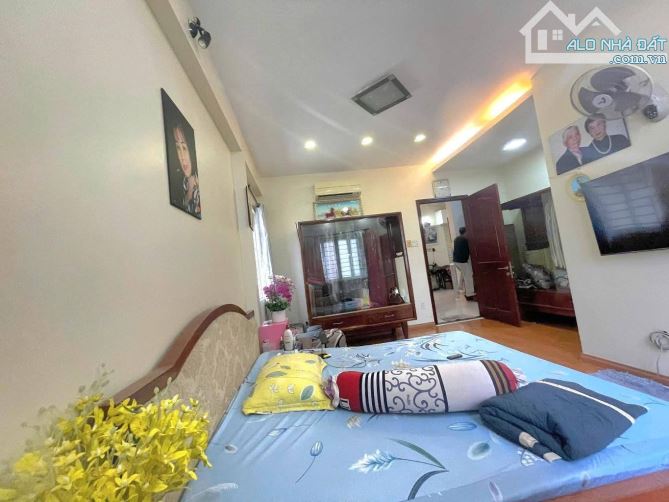 Bán nhà phường 5 Gò Vấp, Phan Văn Trị, 260m, Ngang 11m, hầm, thang máy, 4x tỷ - 3