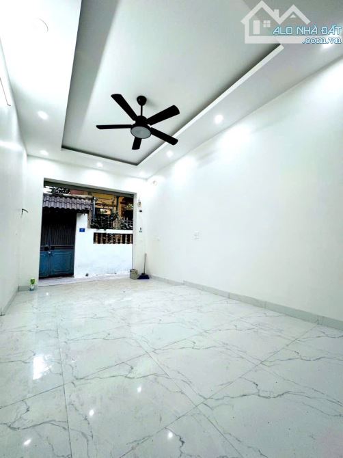 6.95 TỶ - NHÀ DÂN XÂY - 50 M², 4 TẦNG, 4 NGỦ - NGÕ NÔNG - GẦN Ô TÔ- NỞ HẬU - AN SINH - 3