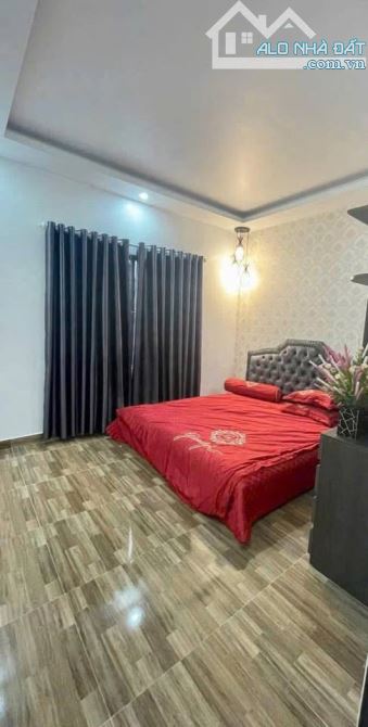 Bán nhà Xuân Thuỷ - 56m2 - 5 tầng - 5 ngủ - 4.8m mặt tiền - 12.5 tỷ - 3